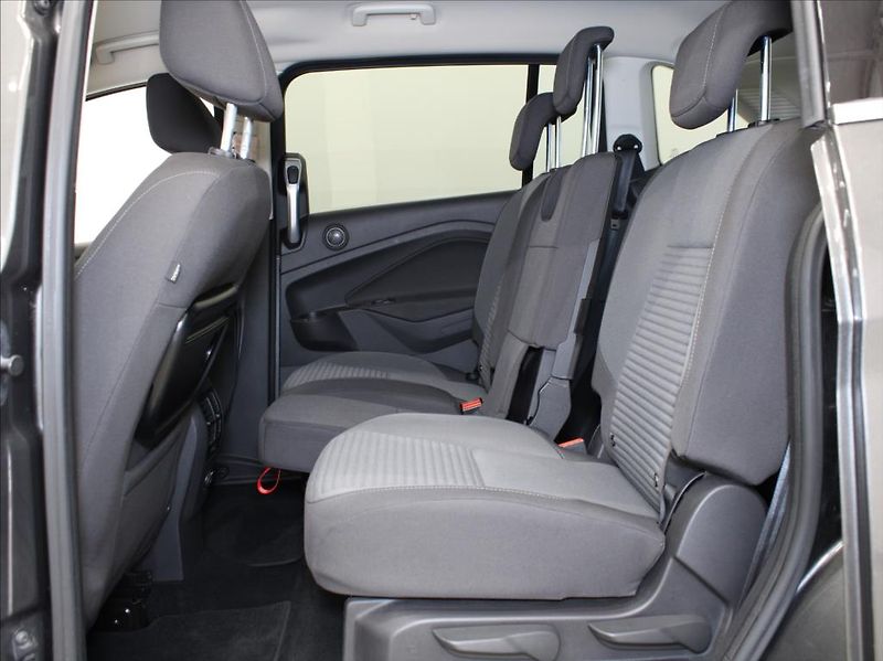 Ford Grand C-MAX 2,0 TDCI 110kW 7-míst 126tkm. - fotka 7 z 19