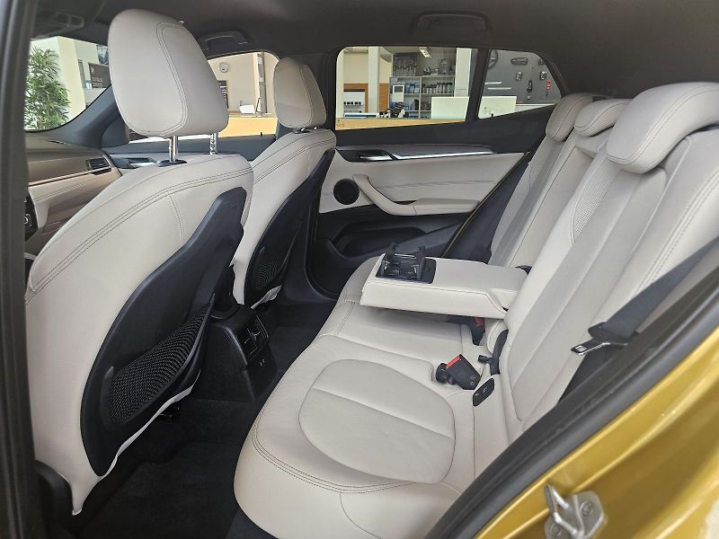BMW X2 xDrive20i - fotka 13 z 24