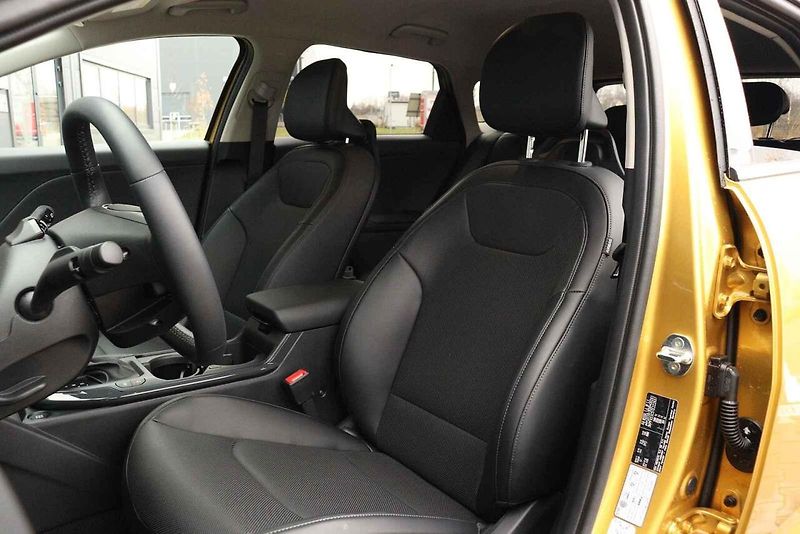 Kia K4 s motorem 1.6 turbo.