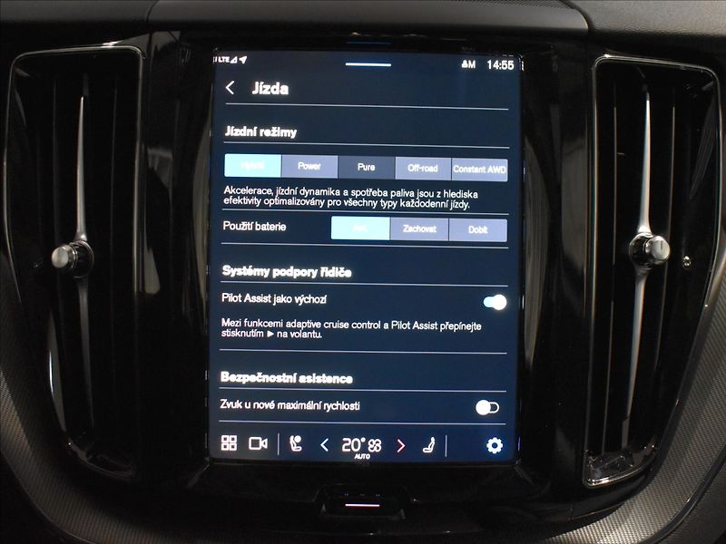 Volvo XC60 2,0 T6 AWD Plus - fotka 19 z 24