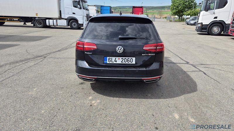 Volkswagen Passat (2018) 2,0 TDi 140 kW - fotka 6 z 19