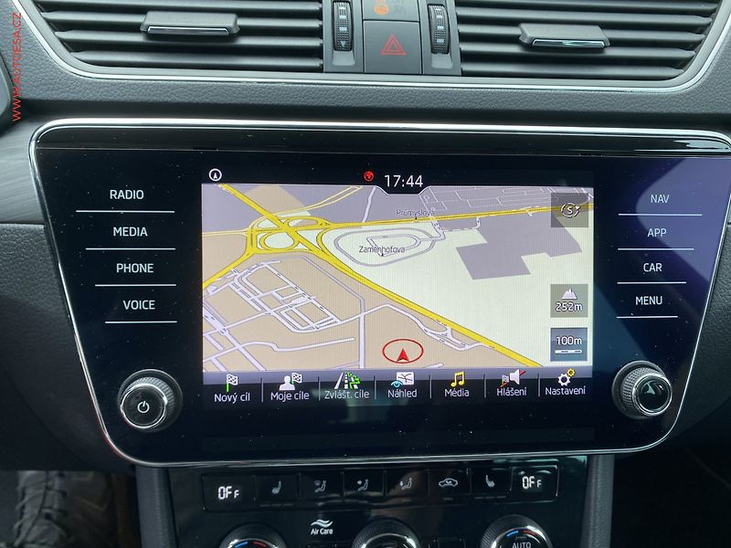 Škoda Superb (2020) 2.0 TDi, Style, LED, navi - fotka 18 z 18