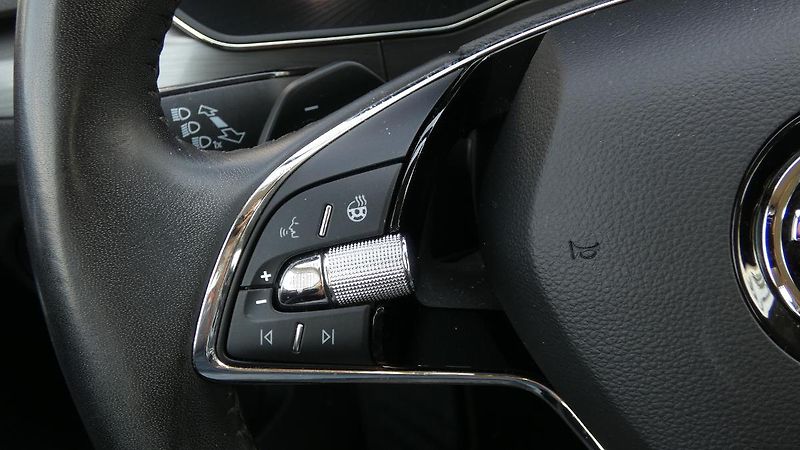 Škoda Superb 2,0 TDI 147kw DSG Style - fotka 12 z 16