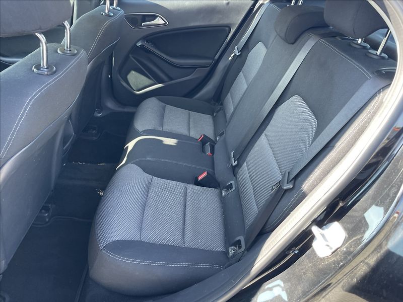 Mercedes-Benz GLA 2,2 CDi 100kw Panorama bez kor - fotka 8 z 36
