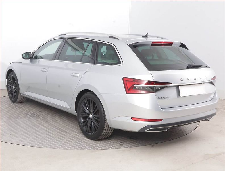 Škoda Superb (2023) Laurin&Klement 2.0 TDI - fotka 4 z 17