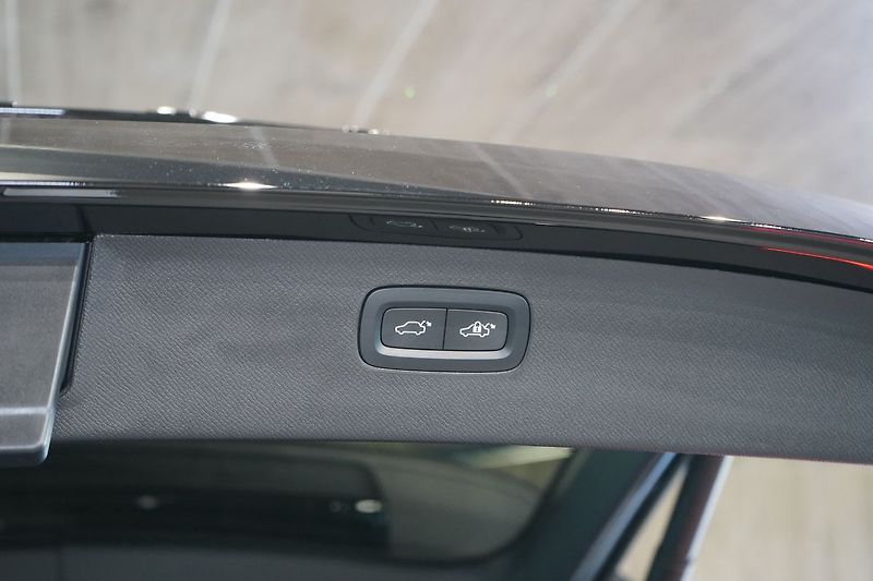 Volvo XC90 B5 PLUS Black Edition, Vzduch - fotka 16 z 49