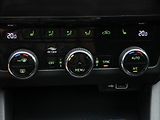 Škoda Octavia 2,0 TDI 135kW RS CZ Tažné - náhled 22