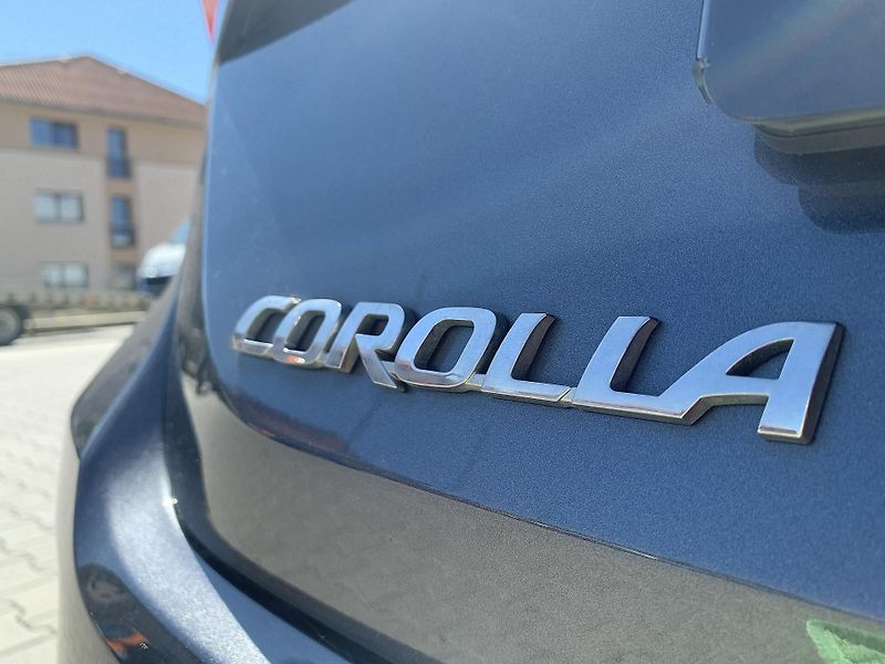 Toyota Corolla SD GR SPORT DYNAMIC 1.8 HEV AT - fotka 28 z 35