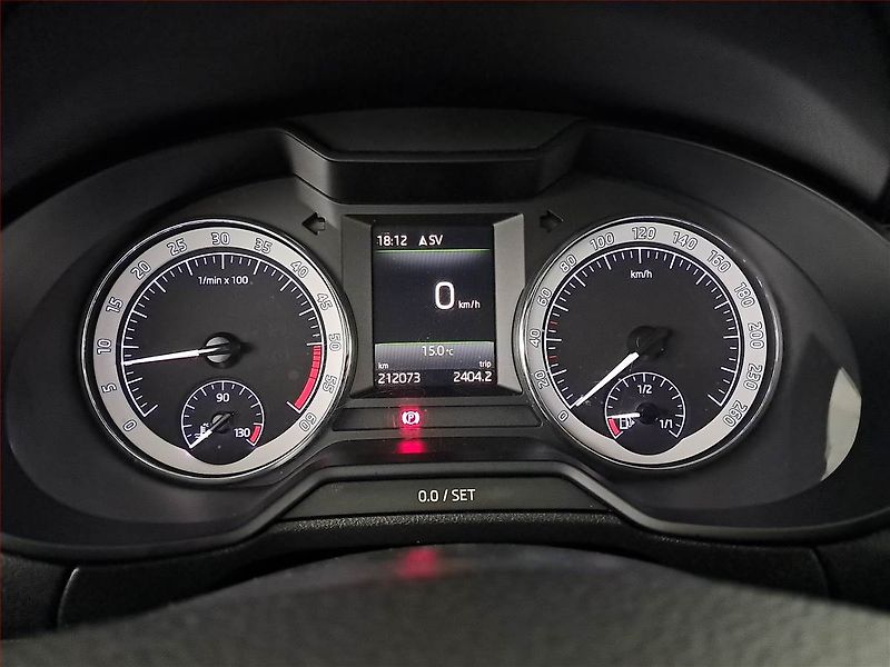 Škoda Octavia (2017) 1.6 TDI, Tempomat - fotka 11 z 19