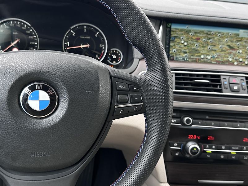 BMW Řada 7 730d  - fotka 12 z 24