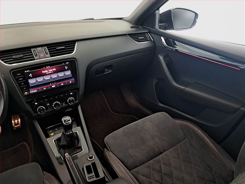 Škoda Octavia (2018) RS 2.0 TSI, Kůže, Navi - fotka 8 z 19