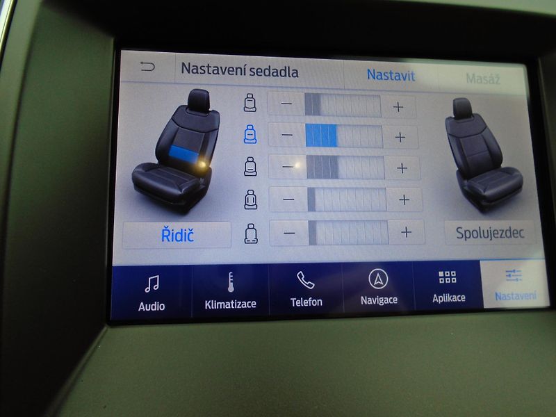 Ford S-MAX 2.0EcoBlue 140kW AWD Vignale A - fotka 24 z 49