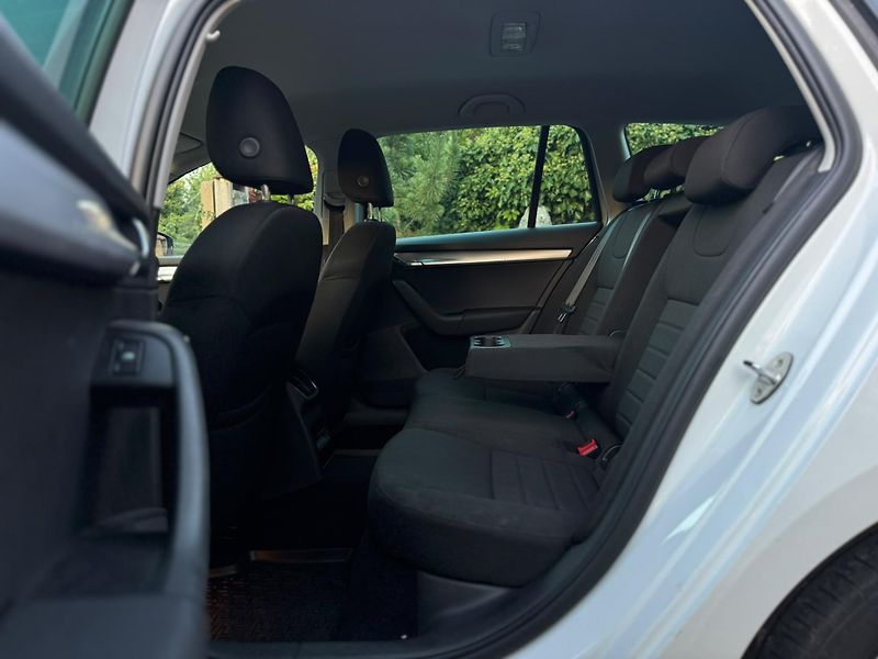 Škoda Octavia 2.0TDi STYLE 1.MAJ DPH ROZVODY - fotka 12 z 25