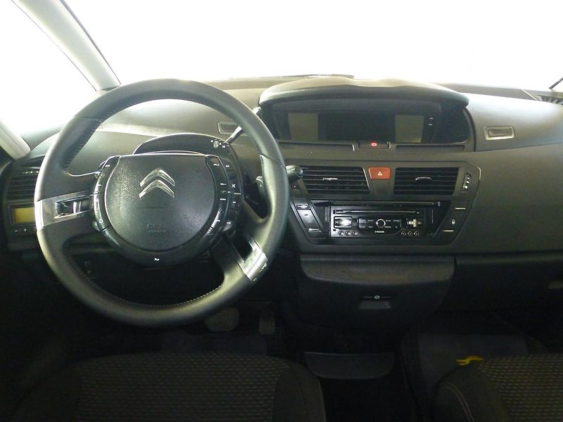 Citroën Grand C4 Picasso (2013) 1,6HDI*NAVI*TAŽNÉ*PARK.S*7MÍST - fotka 19 z 28