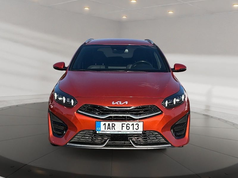 Kia Ceed (2022) GT LINE 1.5TGDI 118kW CZ DPH - fotka 2 z 14