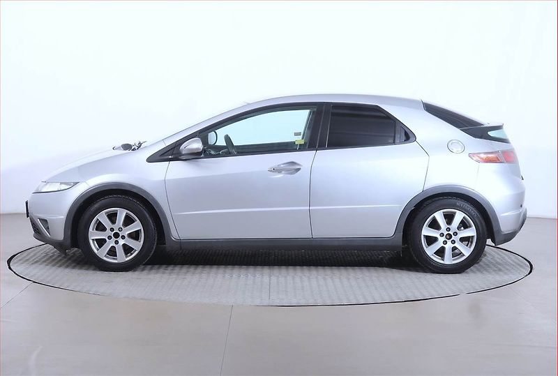 Honda Civic (2007) 1.4 i-DSI, po STK, CZ doklady - fotka 3 z 14