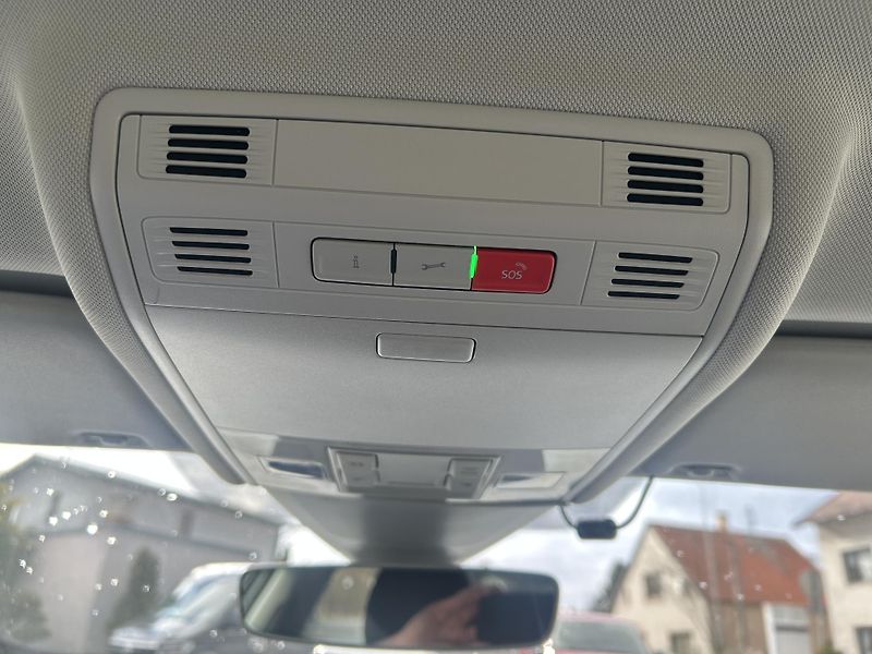 Volkswagen Golf Variant 2,0TDi Highline NAVI LEDMATRIX - fotka 58 z 69