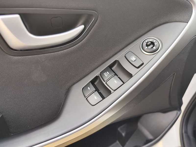 Hyundai i30 1.6 CRDi/81kW komfort - fotka 25 z 26