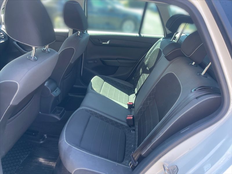 Škoda Fabia 1,0 TSI 70 Ambition 5d - fotka 8 z 11