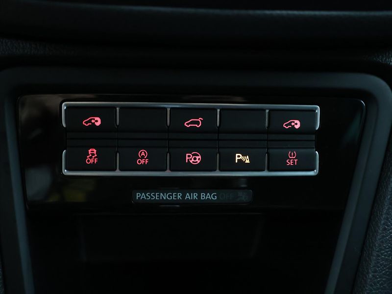 Volkswagen Sharan 2,0 TDI 130kW DSG 4Motion CZ - fotka 23 z 33