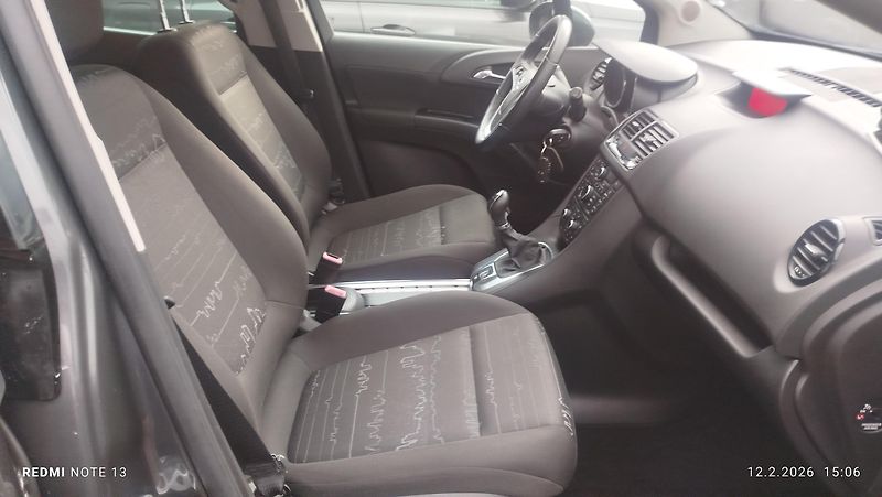 Opel Meriva (2013) 1.4 16v  ++ TOP STAV ++ - fotka 21 z 37