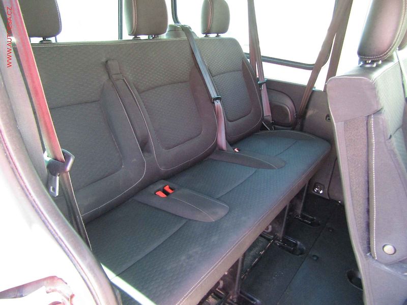 Opel Vivaro (2018) 1.6CDTi L2 9míst, 1.maj,ČR - fotka 11 z 23