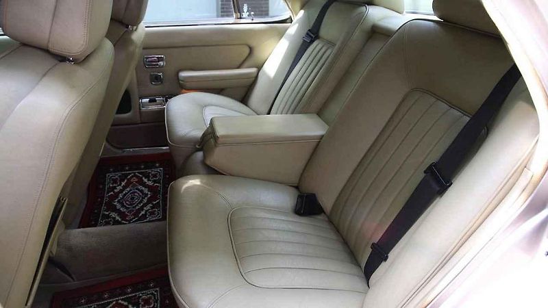 Rolls-Royce Silver Spirit.