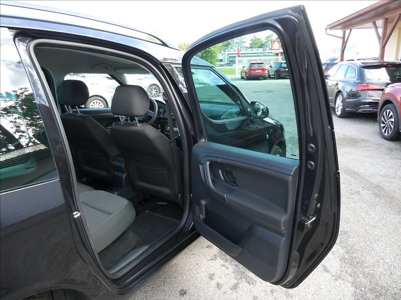 Škoda Roomster 1,6 TDi 66kW auto klima,servis - fotka 26 z 55