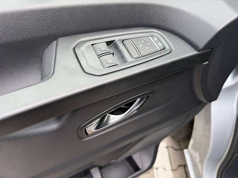 Renault Trafic Equilibre L2 Blue dCi 150 MT6/ - fotka 10 z 23
