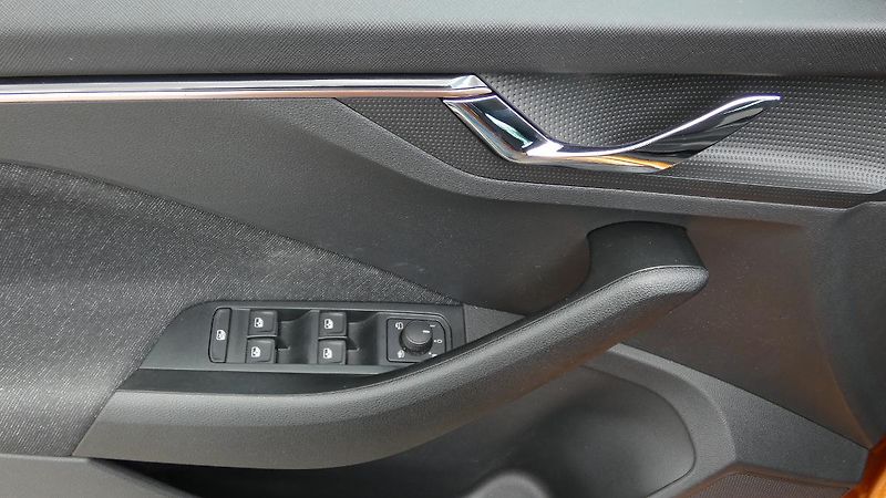 Škoda Kamiq 1.0 TSI Style DSG - fotka 9 z 22
