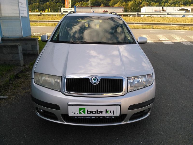 Škoda Fabia 1,2 HTP * Klima * - fotka 26 z 28