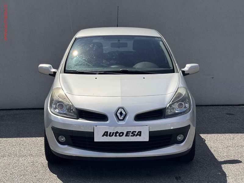 Renault Clio (2007) 1.2i, AC - fotka 2 z 12