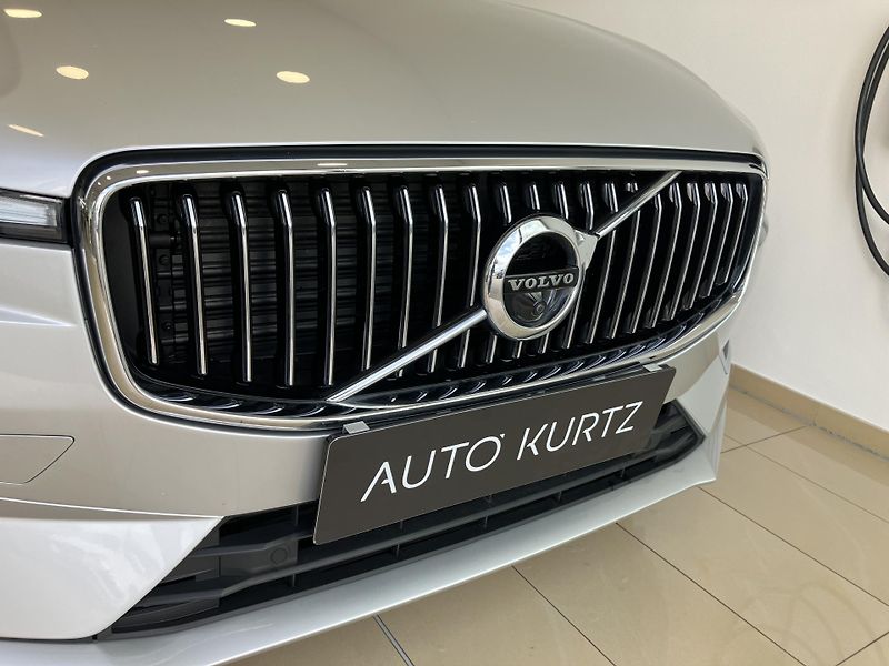 Volvo XC60 T6 AWD Drive-E Inscription AT8 - fotka 3 z 47