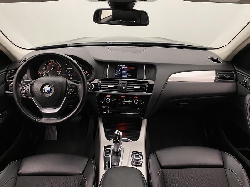 BMW X3 XDRIVE 20d AUT  - fotka 2 z 56
