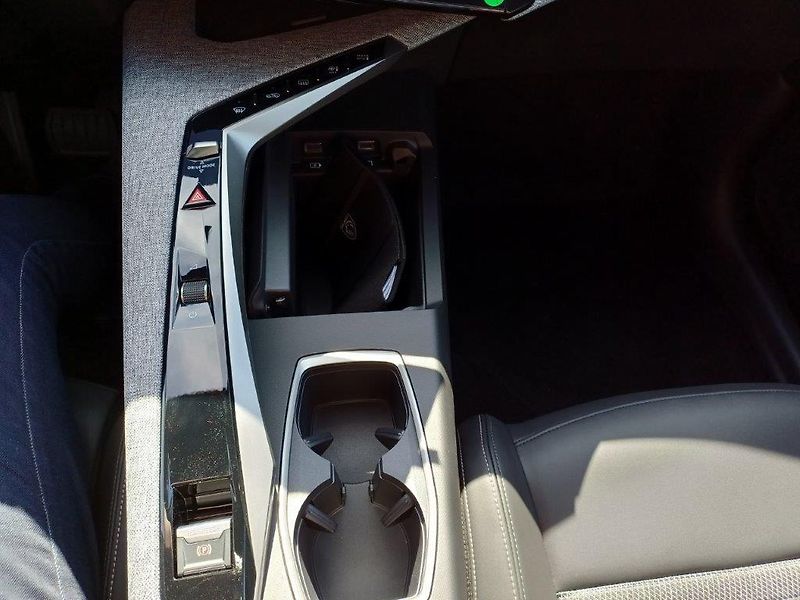 Peugeot 3008 (2026) BUSSINES  Hybrid 145 e-DCS6 - fotka 34 z 44