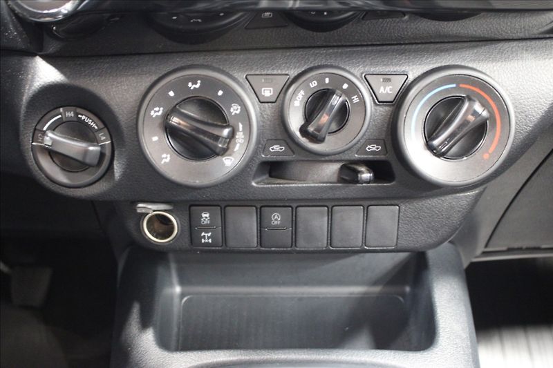 Toyota Hilux 2,4 D-4D 1.majitel CZ - fotka 26 z 37