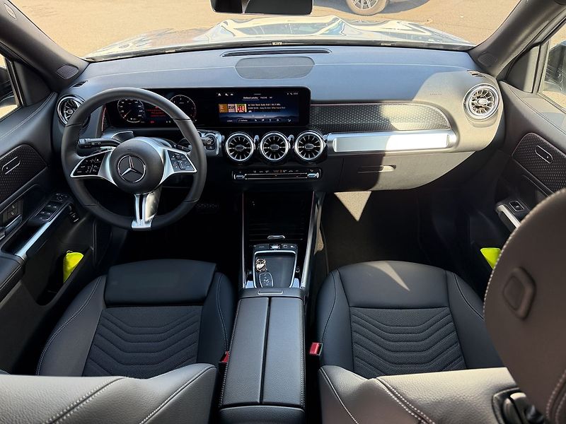 Mercedes-Benz GLB 200 d 4MATIC Progressive E - fotka 15 z 32