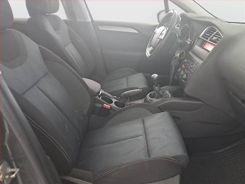 Citroën C4 (2015) 1.6 VTi, Tempomat - fotka 9 z 14