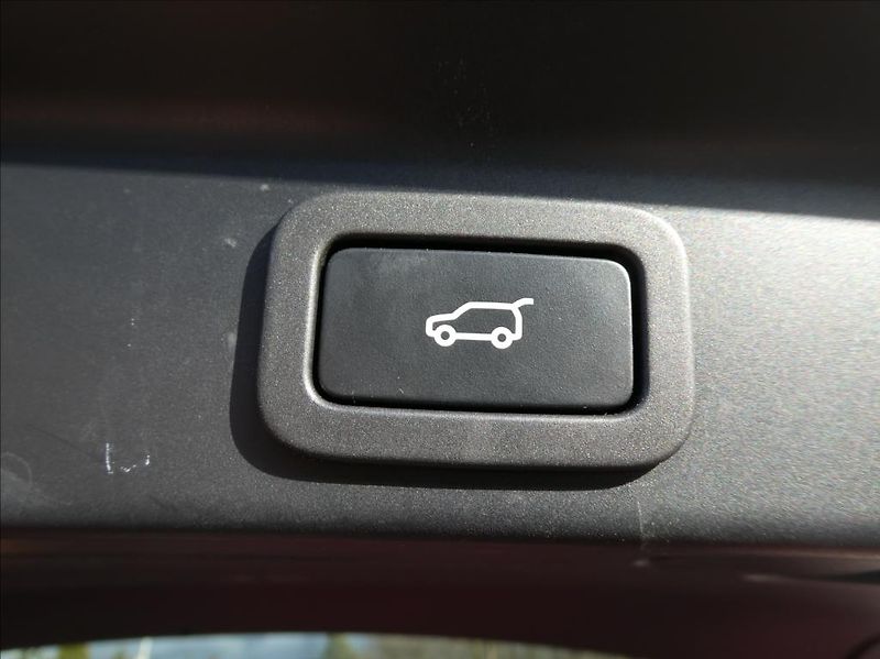 Jaguar F-Pace 2,0 P400e PHEV HSE,1Maj,ČR DPH - fotka 40 z 44