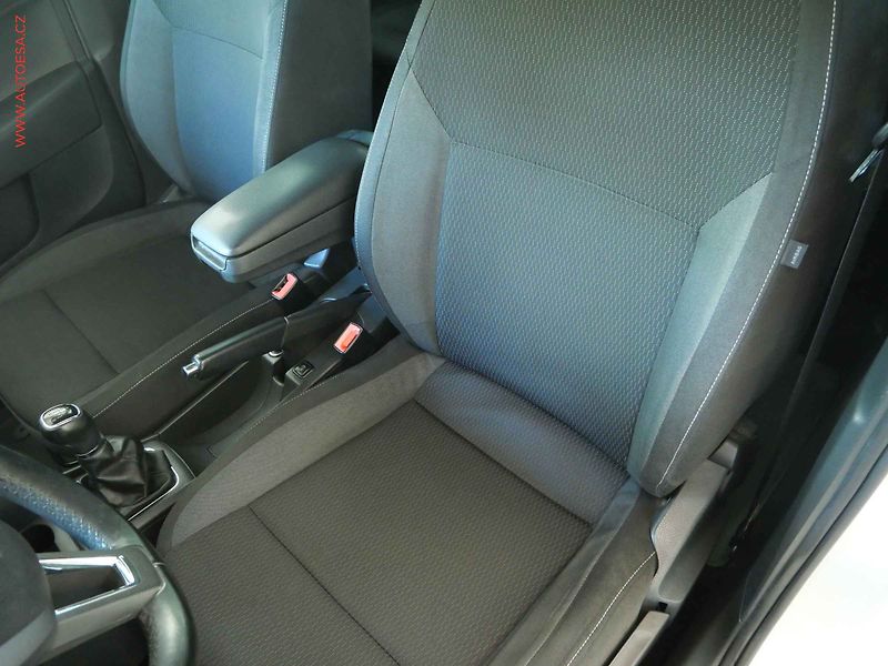 Škoda Rapid (2015) 1.2 TSI, 2.maj,ČR, AC - fotka 9 z 19