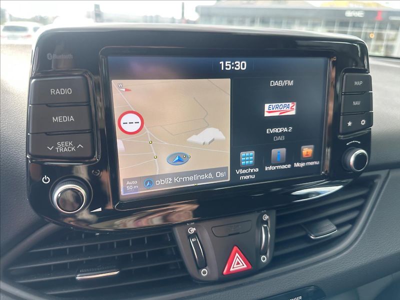 Hyundai i30 1,4 17 FB 1,4 T-GDI DCT STYLE - fotka 21 z 27