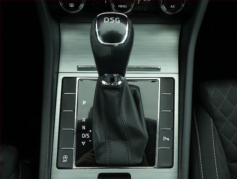 Škoda Superb (2021) 1.5 TSI, Automat, Serv.kniha - fotka 13 z 16