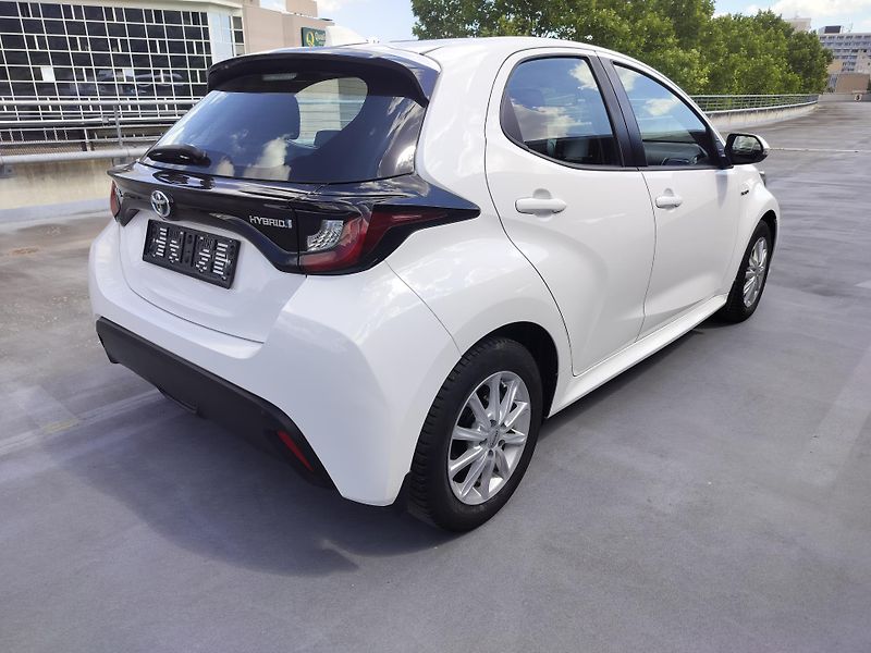 Toyota Yaris 1.5 Hybrid - fotka 7 z 27