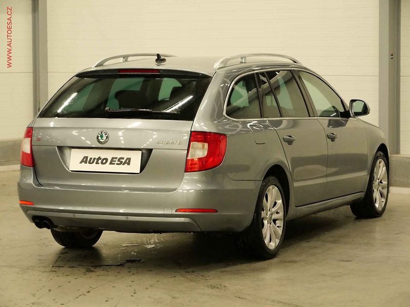 Škoda Superb (2010) 2.0TDI, Xenon, AC - fotka 4 z 22