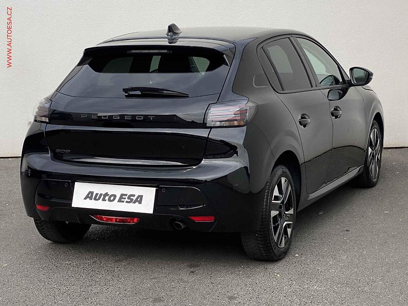 Peugeot 208 (2024) 1.2 PT, Allure - fotka 4 z 17