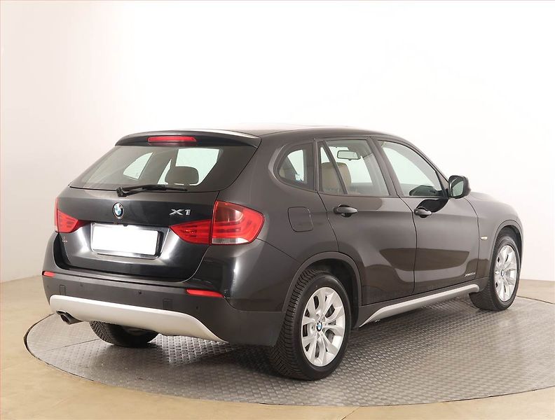 BMW X1 (2012) xDrive20d, 4X4, Pan. střecha - fotka 5 z 16