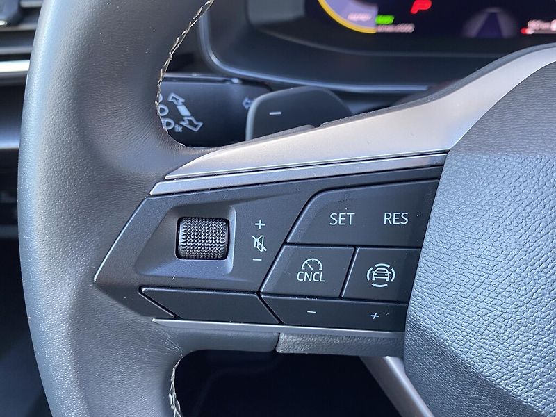 Seat Leon 1,5 e-TSI 85 kW Style DSG - fotka 13 z 26