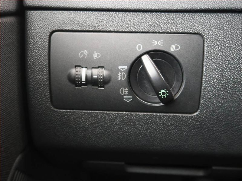Škoda Fabia (2006) Elegance 1.2 12V, Serv.kniha - fotka 19 z 19