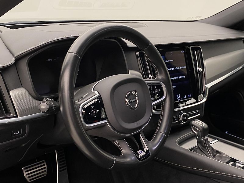 Volvo V90 D4 R-DESIGN AUT  - fotka 18 z 47