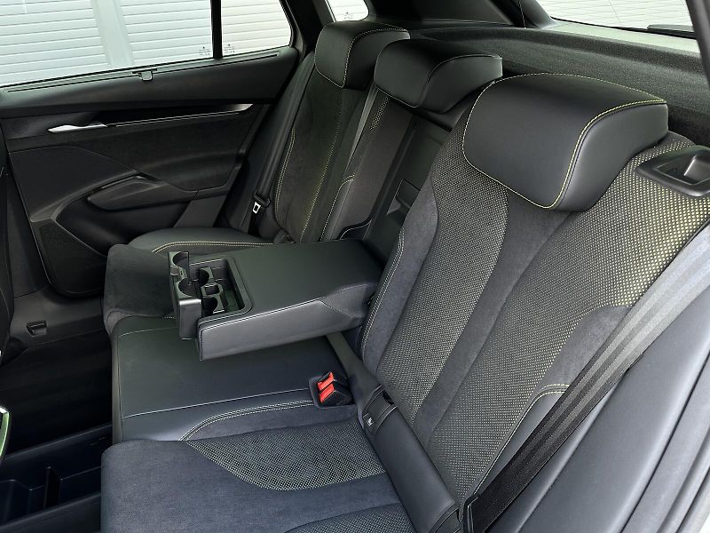 Škoda Elroq RS 340PS 4x4 84iV Matrix-LED H - fotka 44 z 53
